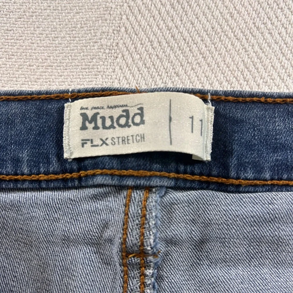 Mudd Women's 11 Distressed Denim Shorts Medium Wash Crochet Lace Trim Boho Indie